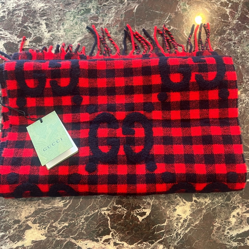 Gucci scarf NWT red checkered oversized scarf